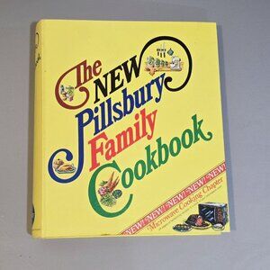 Vintage 1975 The New Pillsbury Family Cookbook 5-Ring Binder Hardcover